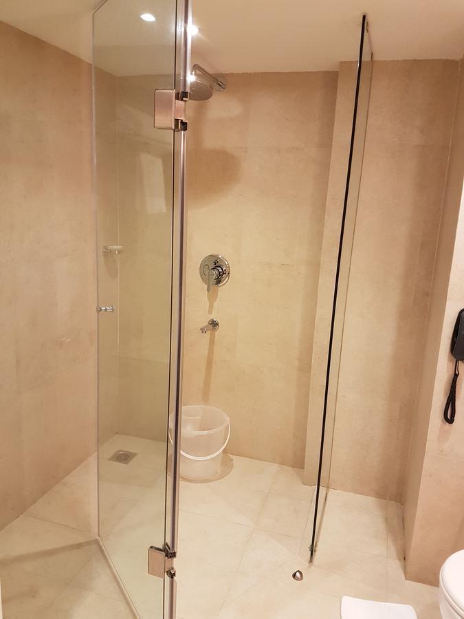 Hotel The Blooms Cochin Kochi Zewnętrze zdjęcie