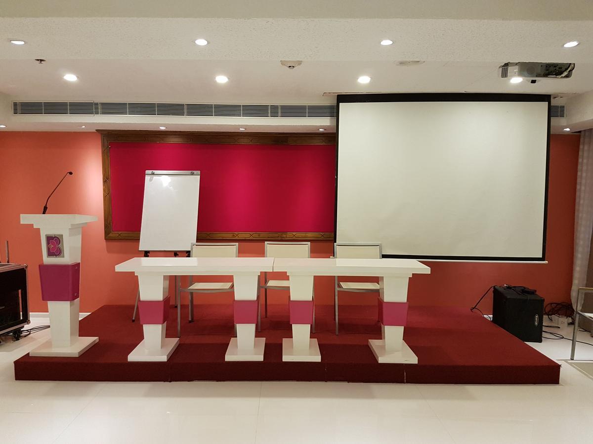Hotel The Blooms Cochin Kochi Zewnętrze zdjęcie