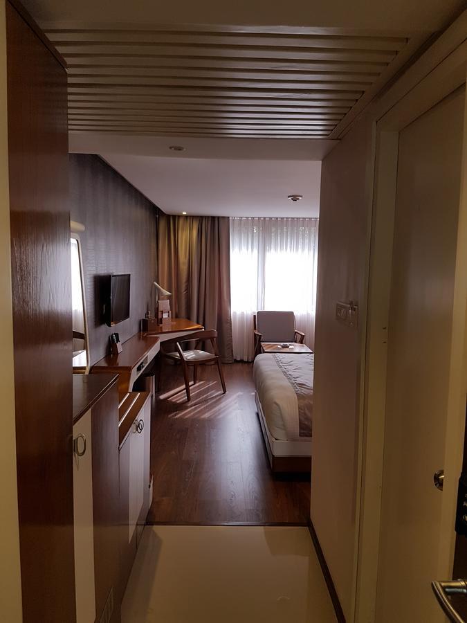 Hotel The Blooms Cochin Kochi Zewnętrze zdjęcie