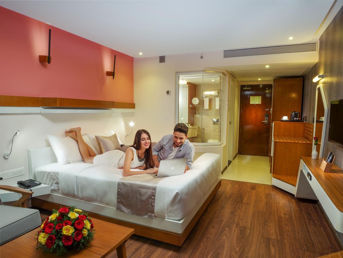 Hotel The Blooms Cochin Kochi Zewnętrze zdjęcie