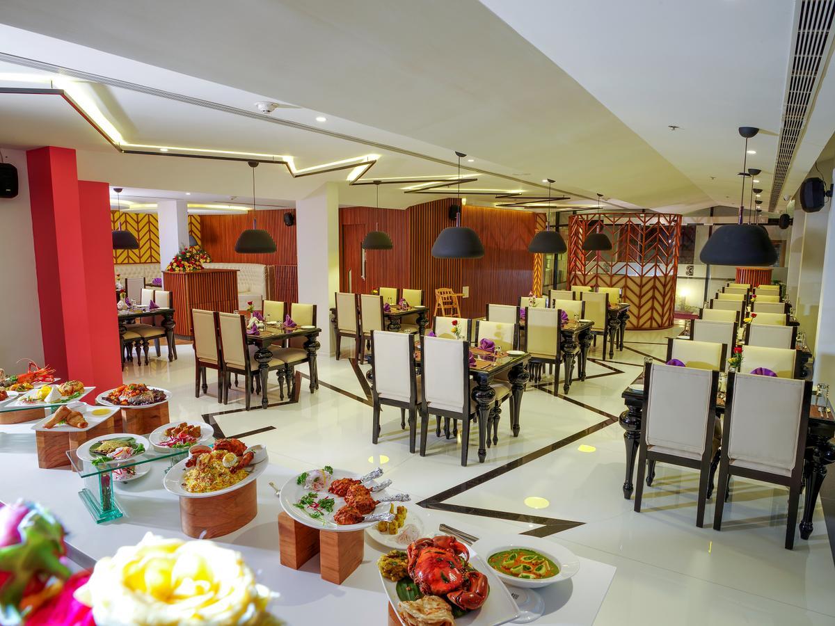 Hotel The Blooms Cochin Kochi Zewnętrze zdjęcie